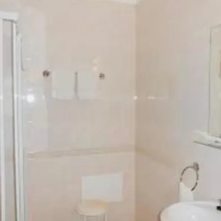 Quarto em Acomodações Particulares Lagos Accomodation Rooms